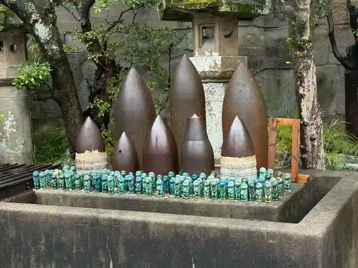 紀州東照宮の{uncategorized: "未分類", other: "その他", undefined: "問題あり", building: "その他建物", grave: "お墓", sacred_gate: "鳥居", guardian: "狛犬", statue: "像", buddha: "仏像", history: "歴史", nature: "自然", garden: "庭園", animal: "動物", pagoda: "塔", temizu: "手水舎", mountain_gate: "山門・神門", sanctuary: "本殿・本堂", subordinate: "末社・摂社", art: "芸術", scenery: "景色", jizo: "地蔵", ema: "絵馬", goshuin: "御朱印", omikuji: "おみくじ", items: "授与品その他", amulet: "お守り", goshuincho: "御朱印帳", eats: "食事", festival: "お祭り", votive_dance: "神楽", shichigosan: "七五三参", wedding: "結婚式", experience: "体験その他", initially: "初詣", around: "周辺", anti_infection: "感染症対策"}