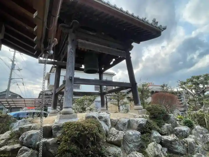 満福寺の{uncategorized: "未分類", other: "その他", undefined: "問題あり", building: "その他建物", grave: "お墓", sacred_gate: "鳥居", guardian: "狛犬", statue: "像", buddha: "仏像", history: "歴史", nature: "自然", garden: "庭園", animal: "動物", pagoda: "塔", temizu: "手水舎", mountain_gate: "山門・神門", sanctuary: "本殿・本堂", subordinate: "末社・摂社", art: "芸術", scenery: "景色", jizo: "地蔵", ema: "絵馬", goshuin: "御朱印", omikuji: "おみくじ", items: "授与品その他", amulet: "お守り", goshuincho: "御朱印帳", eats: "食事", festival: "お祭り", votive_dance: "神楽", shichigosan: "七五三参", wedding: "結婚式", experience: "体験その他", initially: "初詣", around: "周辺", anti_infection: "感染症対策"}