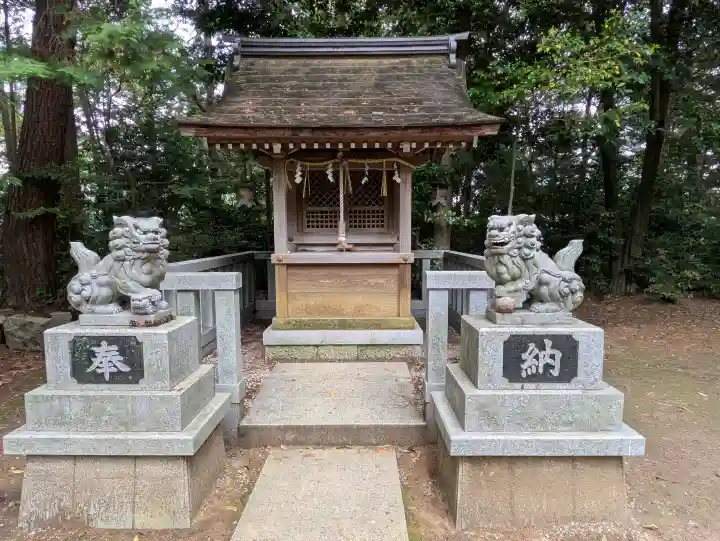 檜山神社(建部大社境外末社)の{uncategorized: "未分類", other: "その他", undefined: "問題あり", building: "その他建物", grave: "お墓", sacred_gate: "鳥居", guardian: "狛犬", statue: "像", buddha: "仏像", history: "歴史", nature: "自然", garden: "庭園", animal: "動物", pagoda: "塔", temizu: "手水舎", mountain_gate: "山門・神門", sanctuary: "本殿・本堂", subordinate: "末社・摂社", art: "芸術", scenery: "景色", jizo: "地蔵", ema: "絵馬", goshuin: "御朱印", omikuji: "おみくじ", items: "授与品その他", amulet: "お守り", goshuincho: "御朱印帳", eats: "食事", festival: "お祭り", votive_dance: "神楽", shichigosan: "七五三参", wedding: "結婚式", experience: "体験その他", initially: "初詣", around: "周辺", anti_infection: "感染症対策"}