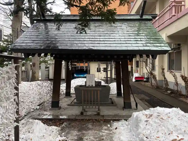 三吉神社の手水舎