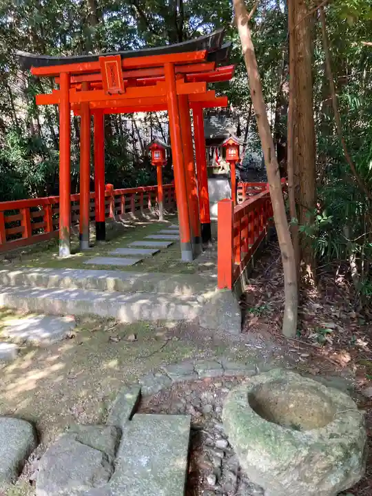 甲八幡神社の末社・摂社