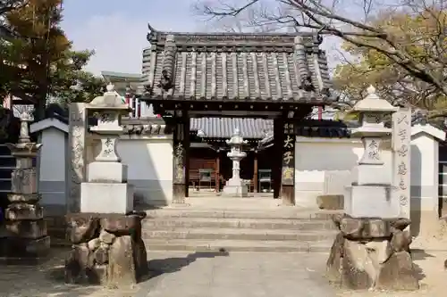 大聖勝軍寺の山門・神門