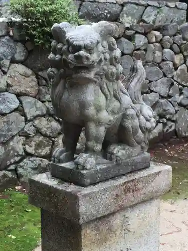 敏太神社の狛犬