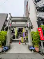 烏森神社の{uncategorized: "未分類", other: "その他", undefined: "問題あり", building: "その他建物", grave: "お墓", sacred_gate: "鳥居", guardian: "狛犬", statue: "像", buddha: "仏像", history: "歴史", nature: "自然", garden: "庭園", animal: "動物", pagoda: "塔", temizu: "手水舎", mountain_gate: "山門・神門", sanctuary: "本殿・本堂", subordinate: "末社・摂社", art: "芸術", scenery: "景色", jizo: "地蔵", ema: "絵馬", goshuin: "御朱印", omikuji: "おみくじ", items: "授与品その他", amulet: "お守り", goshuincho: "御朱印帳", eats: "食事", festival: "お祭り", votive_dance: "神楽", shichigosan: "七五三参", wedding: "結婚式", experience: "体験その他", initially: "初詣", around: "周辺", anti_infection: "感染症対策"}