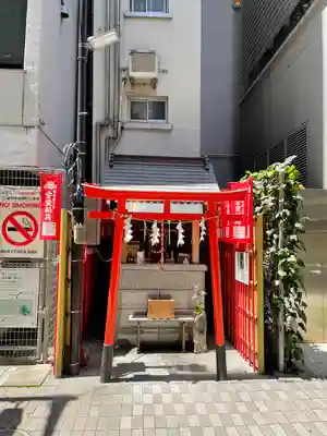 宝童稲荷神社の鳥居
