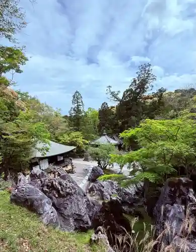 石山寺の{uncategorized: "未分類", other: "その他", undefined: "問題あり", building: "その他建物", grave: "お墓", sacred_gate: "鳥居", guardian: "狛犬", statue: "像", buddha: "仏像", history: "歴史", nature: "自然", garden: "庭園", animal: "動物", pagoda: "塔", temizu: "手水舎", mountain_gate: "山門・神門", sanctuary: "本殿・本堂", subordinate: "末社・摂社", art: "芸術", scenery: "景色", jizo: "地蔵", ema: "絵馬", goshuin: "御朱印", omikuji: "おみくじ", items: "授与品その他", amulet: "お守り", goshuincho: "御朱印帳", eats: "食事", festival: "お祭り", votive_dance: "神楽", shichigosan: "七五三参", wedding: "結婚式", experience: "体験その他", initially: "初詣", around: "周辺", anti_infection: "感染症対策"}