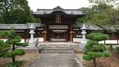 松山神社の山門・神門