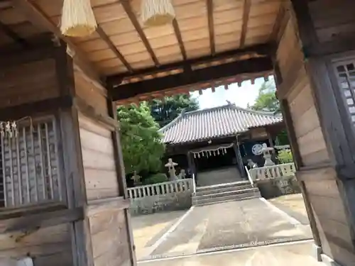 湊口神社の山門・神門