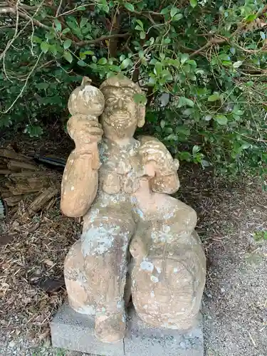 宮本神社の像