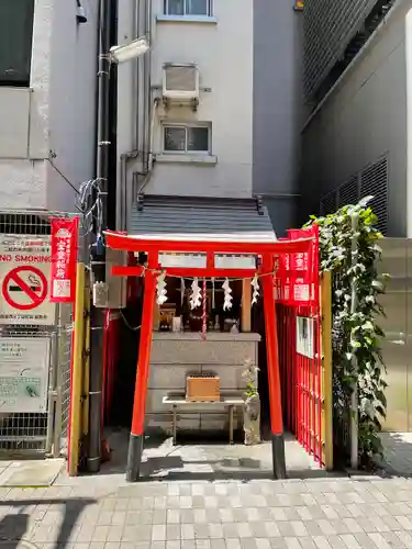 宝童稲荷神社の鳥居