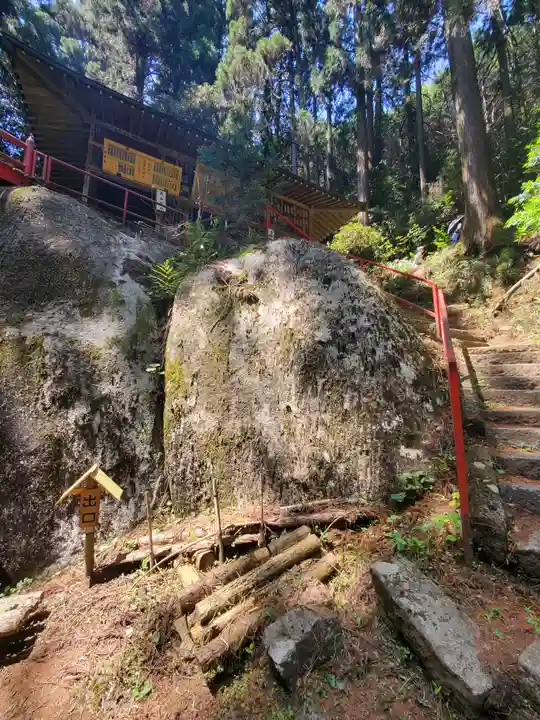 名草厳島神社の本殿・本堂