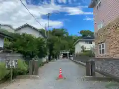 氷川社の山門