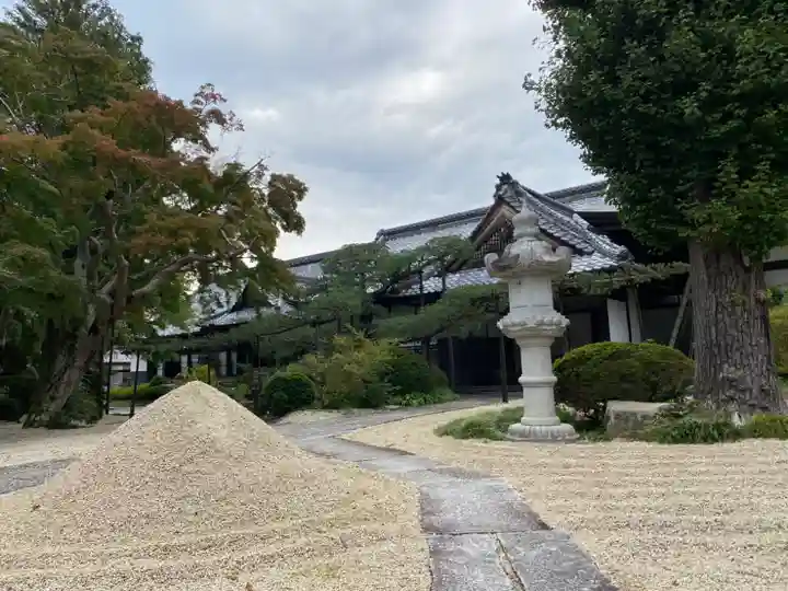 月山寺の庭園