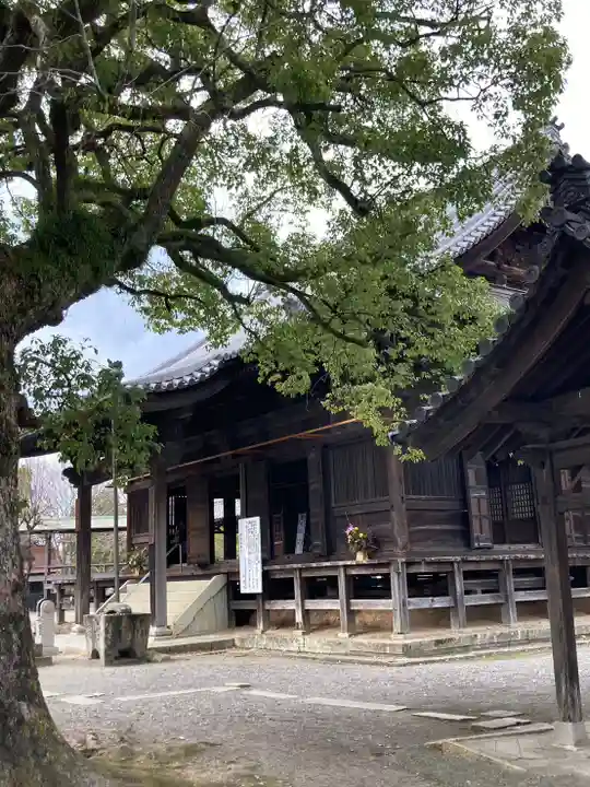 斑鳩寺の本殿・本堂