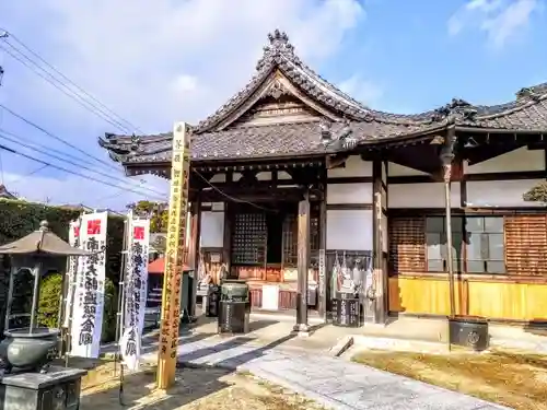 極楽寺の本殿・本堂