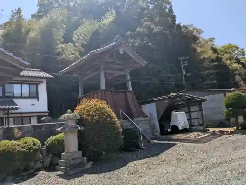 本妙寺の{uncategorized: "未分類", other: "その他", undefined: "問題あり", building: "その他建物", grave: "お墓", sacred_gate: "鳥居", guardian: "狛犬", statue: "像", buddha: "仏像", history: "歴史", nature: "自然", garden: "庭園", animal: "動物", pagoda: "塔", temizu: "手水舎", mountain_gate: "山門・神門", sanctuary: "本殿・本堂", subordinate: "末社・摂社", art: "芸術", scenery: "景色", jizo: "地蔵", ema: "絵馬", goshuin: "御朱印", omikuji: "おみくじ", items: "授与品その他", amulet: "お守り", goshuincho: "御朱印帳", eats: "食事", festival: "お祭り", votive_dance: "神楽", shichigosan: "七五三参", wedding: "結婚式", experience: "体験その他", initially: "初詣", around: "周辺", anti_infection: "感染症対策"}
