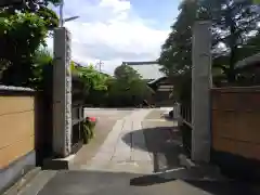 西光寺の山門