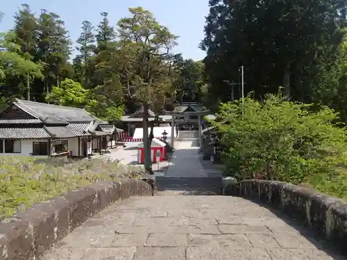 西寒多神社の建物その他