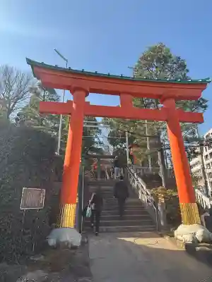 穴八幡宮の{uncategorized: "未分類", other: "その他", undefined: "問題あり", building: "その他建物", grave: "お墓", sacred_gate: "鳥居", guardian: "狛犬", statue: "像", buddha: "仏像", history: "歴史", nature: "自然", garden: "庭園", animal: "動物", pagoda: "塔", temizu: "手水舎", mountain_gate: "山門・神門", sanctuary: "本殿・本堂", subordinate: "末社・摂社", art: "芸術", scenery: "景色", jizo: "地蔵", ema: "絵馬", goshuin: "御朱印", omikuji: "おみくじ", items: "授与品その他", amulet: "お守り", goshuincho: "御朱印帳", eats: "食事", festival: "お祭り", votive_dance: "神楽", shichigosan: "七五三参", wedding: "結婚式", experience: "体験その他", initially: "初詣", around: "周辺", anti_infection: "感染症対策"}
