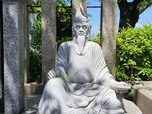 柿本神社の像