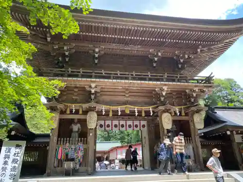 伊佐須美神社の山門