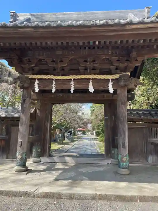 長勝寺の{uncategorized: "未分類", other: "その他", undefined: "問題あり", building: "その他建物", grave: "お墓", sacred_gate: "鳥居", guardian: "狛犬", statue: "像", buddha: "仏像", history: "歴史", nature: "自然", garden: "庭園", animal: "動物", pagoda: "塔", temizu: "手水舎", mountain_gate: "山門・神門", sanctuary: "本殿・本堂", subordinate: "末社・摂社", art: "芸術", scenery: "景色", jizo: "地蔵", ema: "絵馬", goshuin: "御朱印", omikuji: "おみくじ", items: "授与品その他", amulet: "お守り", goshuincho: "御朱印帳", eats: "食事", festival: "お祭り", votive_dance: "神楽", shichigosan: "七五三参", wedding: "結婚式", experience: "体験その他", initially: "初詣", around: "周辺", anti_infection: "感染症対策"}
