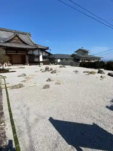 西教寺の庭園