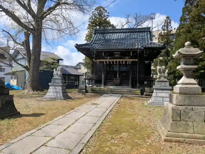 板垣神社の{uncategorized: "未分類", other: "その他", undefined: "問題あり", building: "その他建物", grave: "お墓", sacred_gate: "鳥居", guardian: "狛犬", statue: "像", buddha: "仏像", history: "歴史", nature: "自然", garden: "庭園", animal: "動物", pagoda: "塔", temizu: "手水舎", mountain_gate: "山門・神門", sanctuary: "本殿・本堂", subordinate: "末社・摂社", art: "芸術", scenery: "景色", jizo: "地蔵", ema: "絵馬", goshuin: "御朱印", omikuji: "おみくじ", items: "授与品その他", amulet: "お守り", goshuincho: "御朱印帳", eats: "食事", festival: "お祭り", votive_dance: "神楽", shichigosan: "七五三参", wedding: "結婚式", experience: "体験その他", initially: "初詣", around: "周辺", anti_infection: "感染症対策"}
