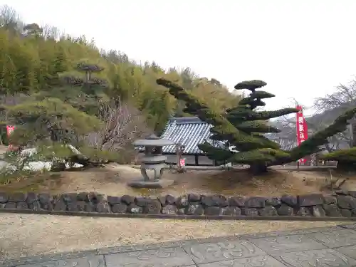 駕龍寺の庭園