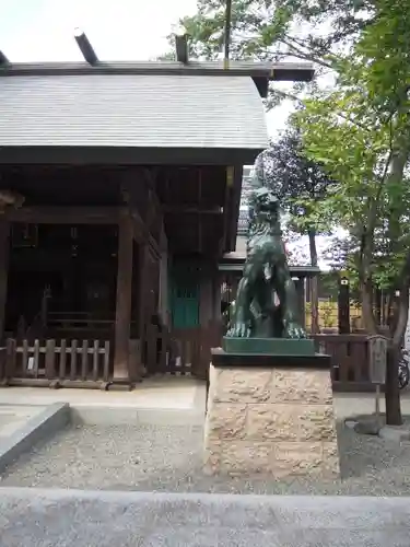東新町氷川神社の狛犬