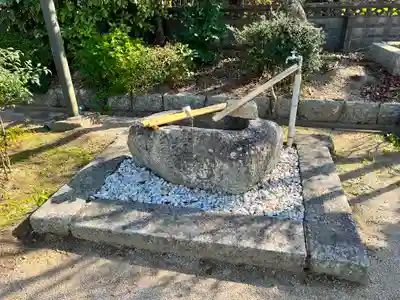 六所神社の手水舎