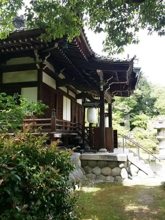 秋篠寺の本殿・本堂