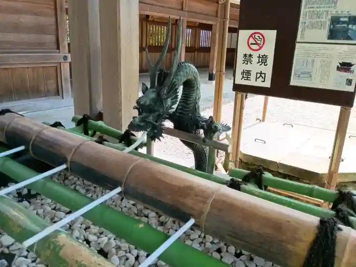 宇都宮二荒山神社の{uncategorized: "未分類", other: "その他", undefined: "問題あり", building: "その他建物", grave: "お墓", sacred_gate: "鳥居", guardian: "狛犬", statue: "像", buddha: "仏像", history: "歴史", nature: "自然", garden: "庭園", animal: "動物", pagoda: "塔", temizu: "手水舎", mountain_gate: "山門・神門", sanctuary: "本殿・本堂", subordinate: "末社・摂社", art: "芸術", scenery: "景色", jizo: "地蔵", ema: "絵馬", goshuin: "御朱印", omikuji: "おみくじ", items: "授与品その他", amulet: "お守り", goshuincho: "御朱印帳", eats: "食事", festival: "お祭り", votive_dance: "神楽", shichigosan: "七五三参", wedding: "結婚式", experience: "体験その他", initially: "初詣", around: "周辺", anti_infection: "感染症対策"}