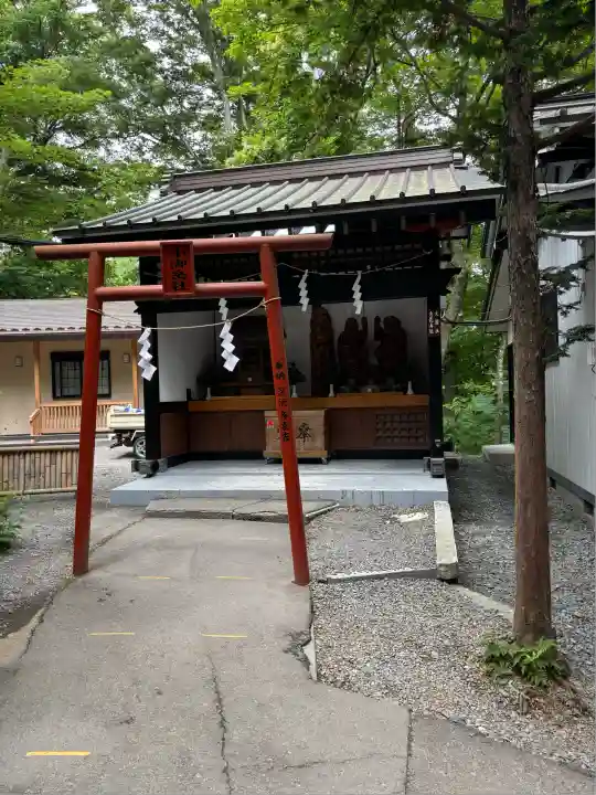 新屋山神社奥宮(山梨県)