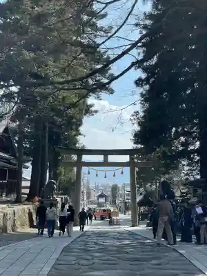 諏訪大社下社春宮の{uncategorized: "未分類", other: "その他", undefined: "問題あり", building: "その他建物", grave: "お墓", sacred_gate: "鳥居", guardian: "狛犬", statue: "像", buddha: "仏像", history: "歴史", nature: "自然", garden: "庭園", animal: "動物", pagoda: "塔", temizu: "手水舎", mountain_gate: "山門・神門", sanctuary: "本殿・本堂", subordinate: "末社・摂社", art: "芸術", scenery: "景色", jizo: "地蔵", ema: "絵馬", goshuin: "御朱印", omikuji: "おみくじ", items: "授与品その他", amulet: "お守り", goshuincho: "御朱印帳", eats: "食事", festival: "お祭り", votive_dance: "神楽", shichigosan: "七五三参", wedding: "結婚式", experience: "体験その他", initially: "初詣", around: "周辺", anti_infection: "感染症対策"}