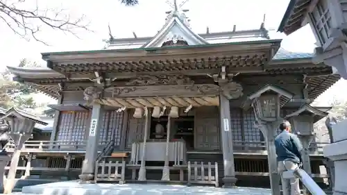 高山稲荷神社の本殿