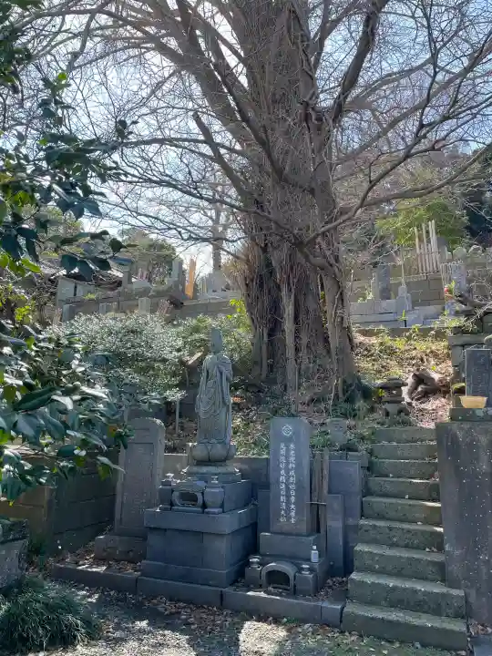 長勝寺の{uncategorized: "未分類", other: "その他", undefined: "問題あり", building: "その他建物", grave: "お墓", sacred_gate: "鳥居", guardian: "狛犬", statue: "像", buddha: "仏像", history: "歴史", nature: "自然", garden: "庭園", animal: "動物", pagoda: "塔", temizu: "手水舎", mountain_gate: "山門・神門", sanctuary: "本殿・本堂", subordinate: "末社・摂社", art: "芸術", scenery: "景色", jizo: "地蔵", ema: "絵馬", goshuin: "御朱印", omikuji: "おみくじ", items: "授与品その他", amulet: "お守り", goshuincho: "御朱印帳", eats: "食事", festival: "お祭り", votive_dance: "神楽", shichigosan: "七五三参", wedding: "結婚式", experience: "体験その他", initially: "初詣", around: "周辺", anti_infection: "感染症対策"}