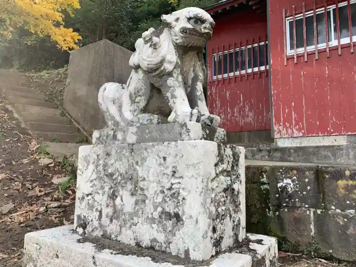 荒磯魚見根神社の狛犬