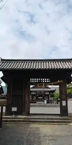 篠津神社の山門・神門
