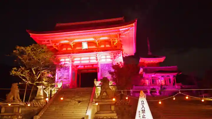 清水寺の山門・神門