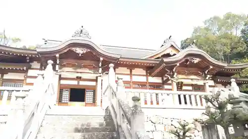 鶴崎神社の本殿