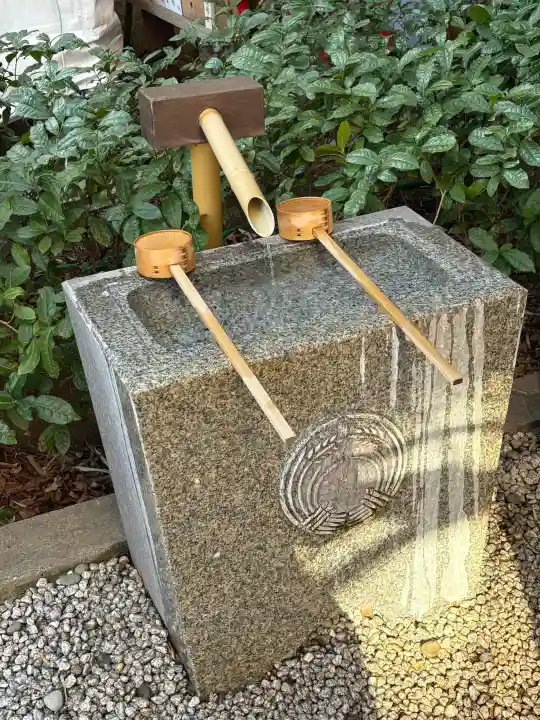 茶ノ木神社の{uncategorized: "未分類", other: "その他", undefined: "問題あり", building: "その他建物", grave: "お墓", sacred_gate: "鳥居", guardian: "狛犬", statue: "像", buddha: "仏像", history: "歴史", nature: "自然", garden: "庭園", animal: "動物", pagoda: "塔", temizu: "手水舎", mountain_gate: "山門・神門", sanctuary: "本殿・本堂", subordinate: "末社・摂社", art: "芸術", scenery: "景色", jizo: "地蔵", ema: "絵馬", goshuin: "御朱印", omikuji: "おみくじ", items: "授与品その他", amulet: "お守り", goshuincho: "御朱印帳", eats: "食事", festival: "お祭り", votive_dance: "神楽", shichigosan: "七五三参", wedding: "結婚式", experience: "体験その他", initially: "初詣", around: "周辺", anti_infection: "感染症対策"}