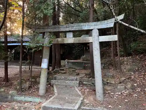 生石八幡神社の末社