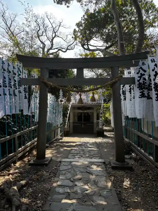 八大龍神社の{uncategorized: "未分類", other: "その他", undefined: "問題あり", building: "その他建物", grave: "お墓", sacred_gate: "鳥居", guardian: "狛犬", statue: "像", buddha: "仏像", history: "歴史", nature: "自然", garden: "庭園", animal: "動物", pagoda: "塔", temizu: "手水舎", mountain_gate: "山門・神門", sanctuary: "本殿・本堂", subordinate: "末社・摂社", art: "芸術", scenery: "景色", jizo: "地蔵", ema: "絵馬", goshuin: "御朱印", omikuji: "おみくじ", items: "授与品その他", amulet: "お守り", goshuincho: "御朱印帳", eats: "食事", festival: "お祭り", votive_dance: "神楽", shichigosan: "七五三参", wedding: "結婚式", experience: "体験その他", initially: "初詣", around: "周辺", anti_infection: "感染症対策"}