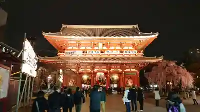 浅草寺の山門・神門
