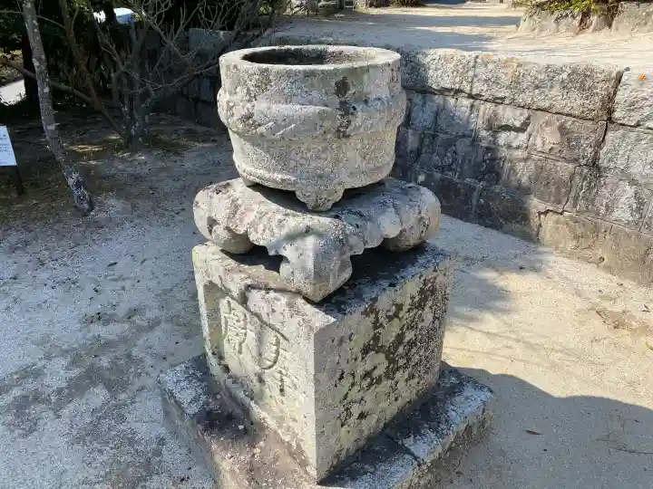 周防國総社宮 佐波神社の{uncategorized: "未分類", other: "その他", undefined: "問題あり", building: "その他建物", grave: "お墓", sacred_gate: "鳥居", guardian: "狛犬", statue: "像", buddha: "仏像", history: "歴史", nature: "自然", garden: "庭園", animal: "動物", pagoda: "塔", temizu: "手水舎", mountain_gate: "山門・神門", sanctuary: "本殿・本堂", subordinate: "末社・摂社", art: "芸術", scenery: "景色", jizo: "地蔵", ema: "絵馬", goshuin: "御朱印", omikuji: "おみくじ", items: "授与品その他", amulet: "お守り", goshuincho: "御朱印帳", eats: "食事", festival: "お祭り", votive_dance: "神楽", shichigosan: "七五三参", wedding: "結婚式", experience: "体験その他", initially: "初詣", around: "周辺", anti_infection: "感染症対策"}