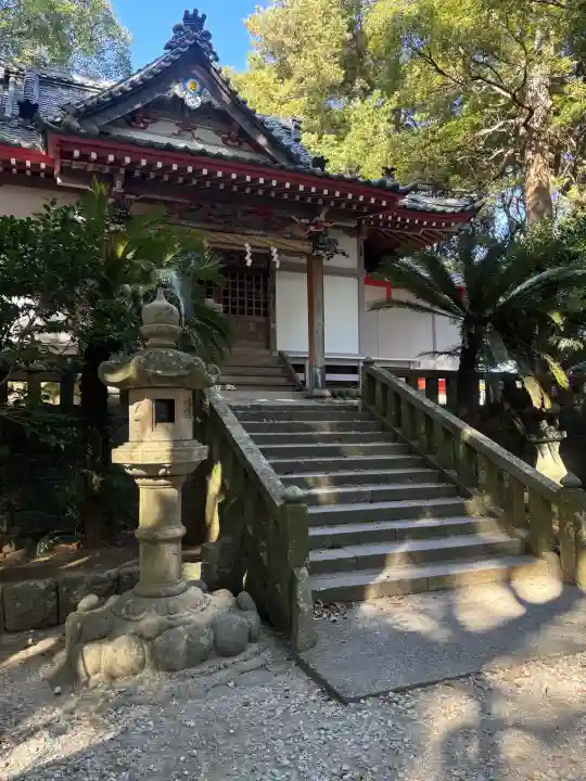 諸口神社の{uncategorized: "未分類", other: "その他", undefined: "問題あり", building: "その他建物", grave: "お墓", sacred_gate: "鳥居", guardian: "狛犬", statue: "像", buddha: "仏像", history: "歴史", nature: "自然", garden: "庭園", animal: "動物", pagoda: "塔", temizu: "手水舎", mountain_gate: "山門・神門", sanctuary: "本殿・本堂", subordinate: "末社・摂社", art: "芸術", scenery: "景色", jizo: "地蔵", ema: "絵馬", goshuin: "御朱印", omikuji: "おみくじ", items: "授与品その他", amulet: "お守り", goshuincho: "御朱印帳", eats: "食事", festival: "お祭り", votive_dance: "神楽", shichigosan: "七五三参", wedding: "結婚式", experience: "体験その他", initially: "初詣", around: "周辺", anti_infection: "感染症対策"}