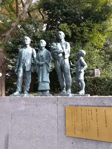 靖國神社の像