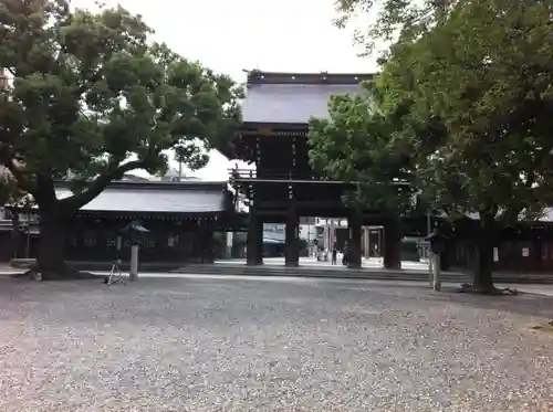 真清田神社の山門