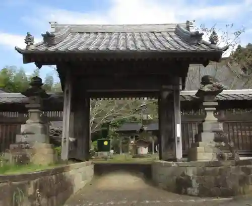 不老山 布田 薬王寺の山門